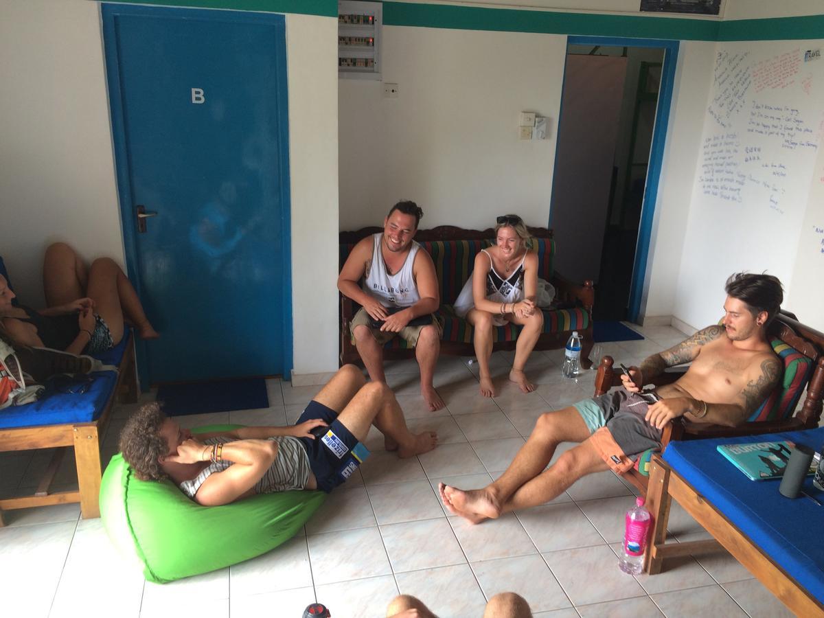 Explore Hostels Negombo Kochchikade Екстериор снимка