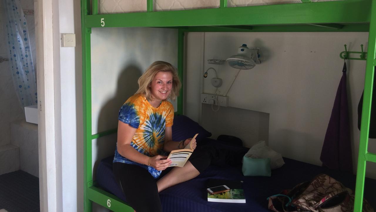 Explore Hostels Negombo Kochchikade Екстериор снимка