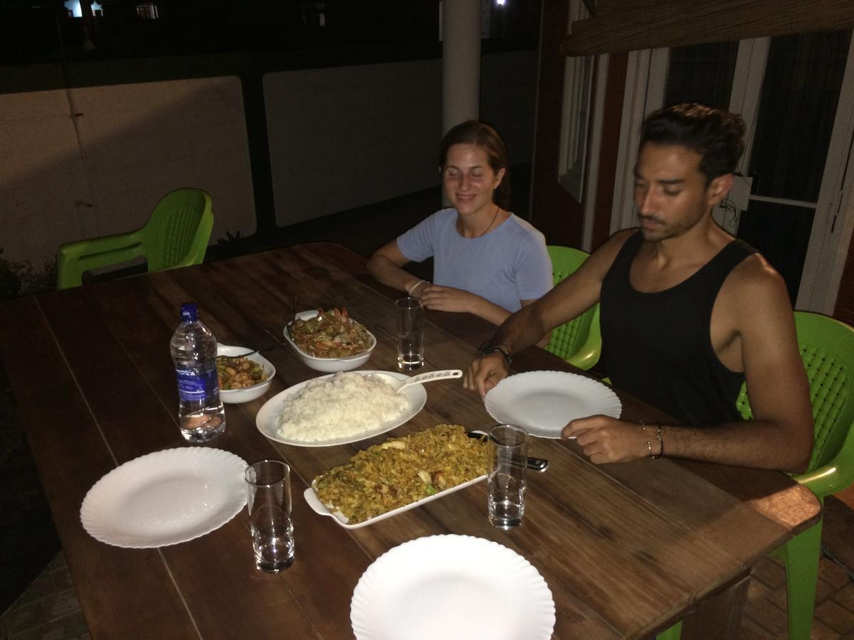 Explore Hostels Negombo Kochchikade Екстериор снимка