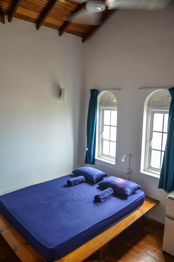 Explore Hostels Negombo Kochchikade Екстериор снимка