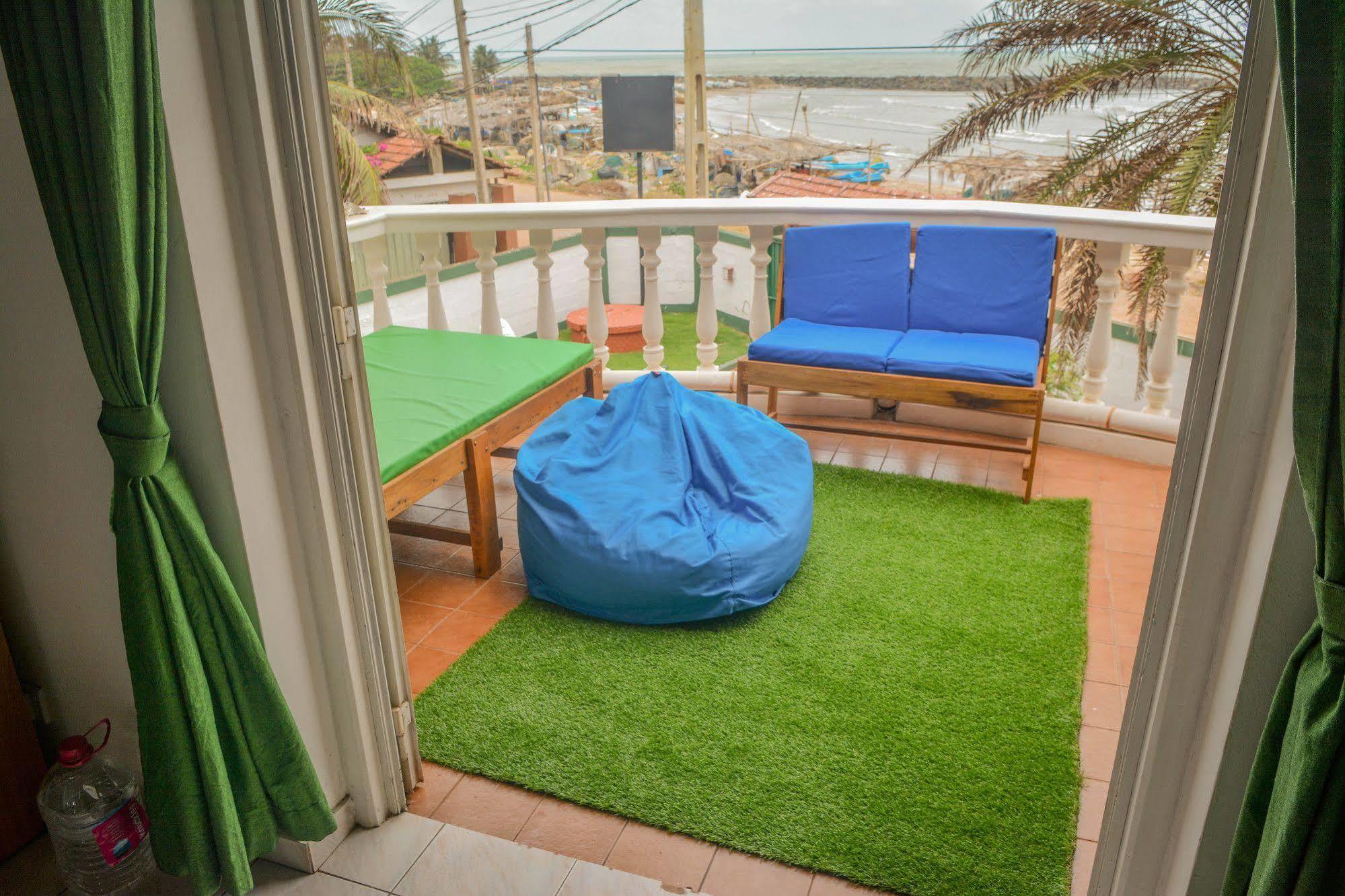 Explore Hostels Negombo Kochchikade Екстериор снимка