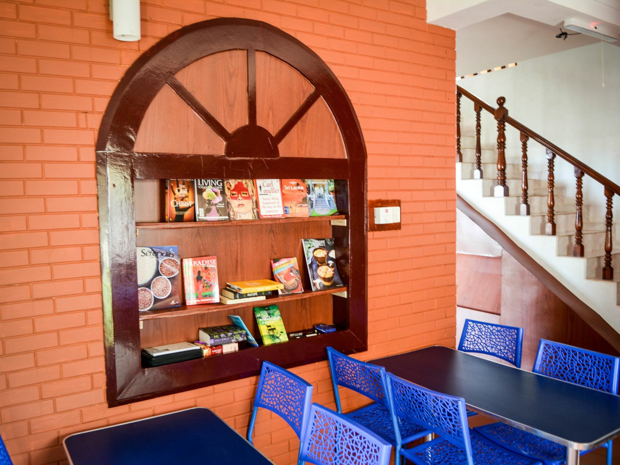 Explore Hostels Negombo Kochchikade Екстериор снимка
